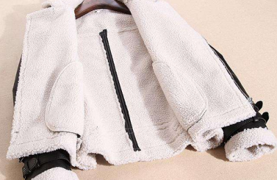 What are the advantages and disadvantages of lambswool fabric?