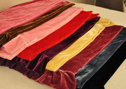 What are the characteristics of gold velvet fabric? How to wash gold velvet clothes?